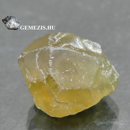 Ritka, fnyes zld Demantoid grnt svny szemcse Nambibl. 0,67 gramm.