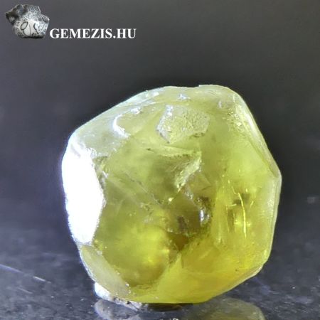 Ritka, fnyes zld Demantoid grnt svny szemcse Nambibl. 0,67 gramm.