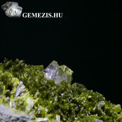  Klinozoizit kristlyok Hegyikristly kvarccal 96 gramm