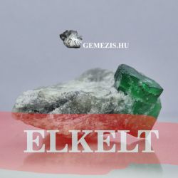  Smaragd vltozat zld Berill kristly Kalciton 13 gramm