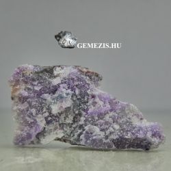  Szugilit s Pektolit kristlyok a mangnrcben 1 gramm