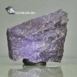  Szugilit s Pektolit kristlyok a mangnrcben 9 gramm