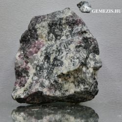  Eudialit svny kristlyok a Fldpt rtegek kztt 55 gramm